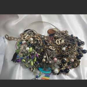 24LB Vintage to Modern Junk jewelry lot for crafts from necklace bracelet